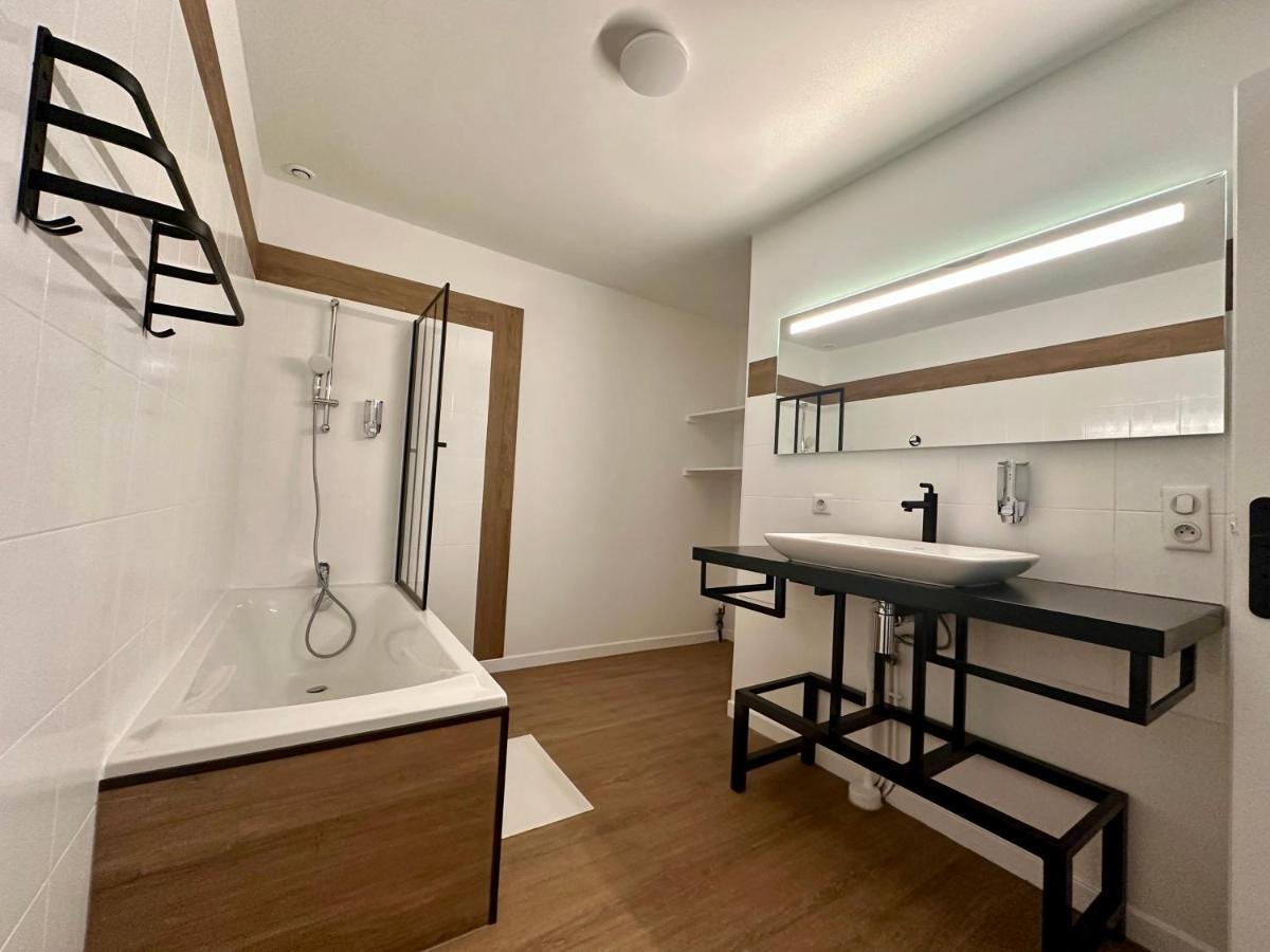 Гостьовий будинок L'Atelier Loft Foucherans  Екстер'єр фото